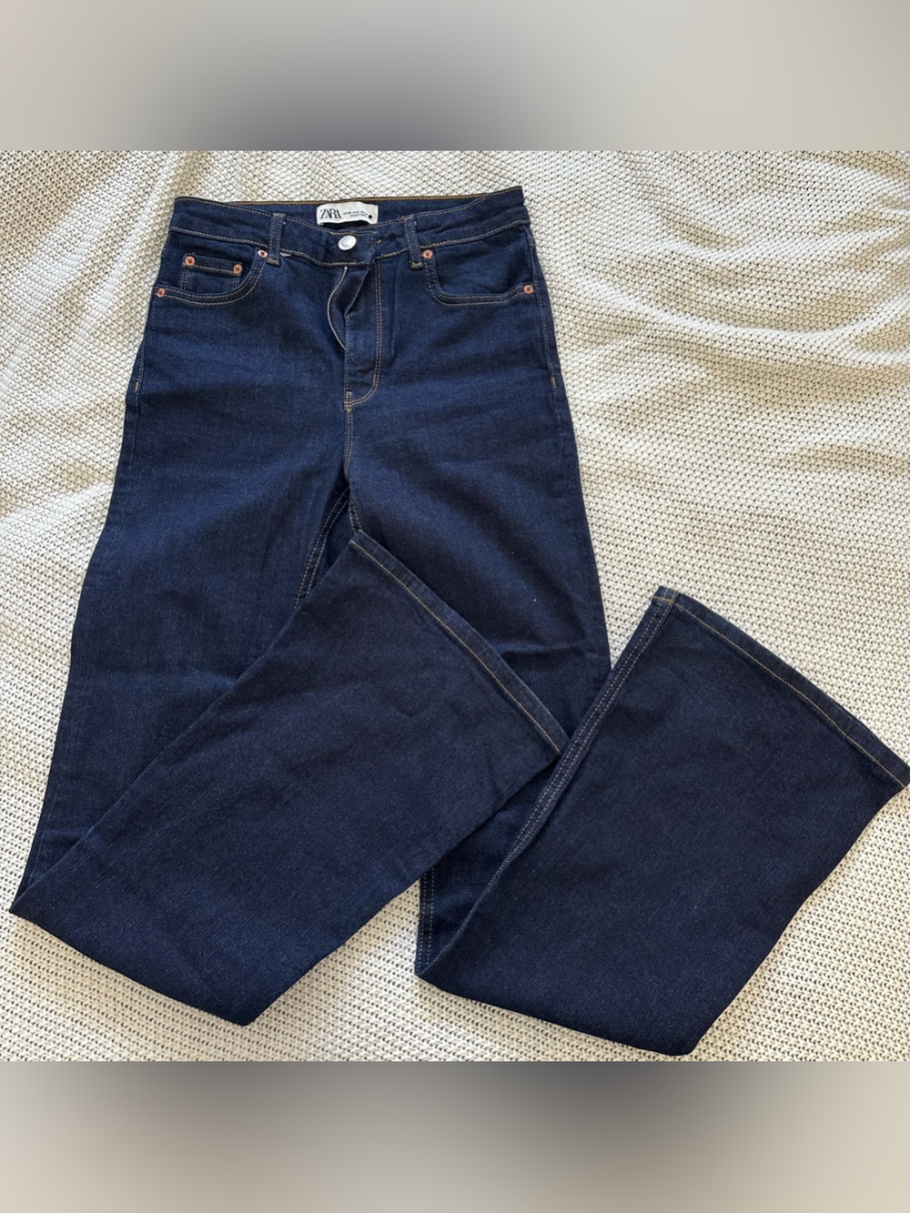 Zara Women’s Dark Wash Flare Jeans Size 6